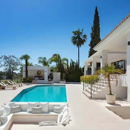 Villa Mercedes - Luxury 5-bedroom In Brisas, Marbella