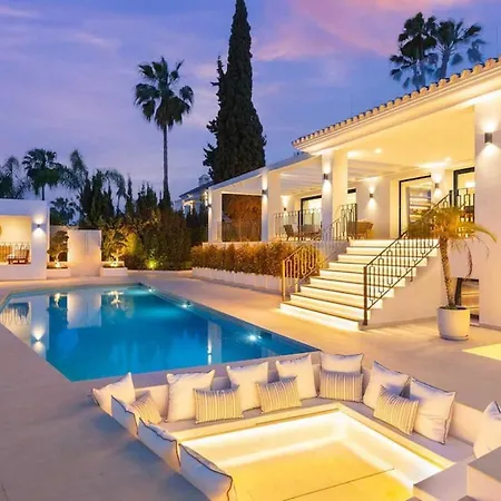 Villa Mercedes - Luxury 5-bedroom In Brisas,