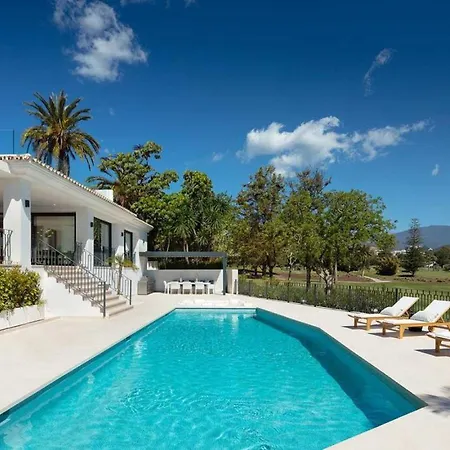 Mercedes - Luxury 5-bedroom In Brisas, *
