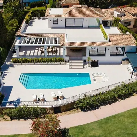Mercedes - Luxury 5-bedroom In Brisas, *