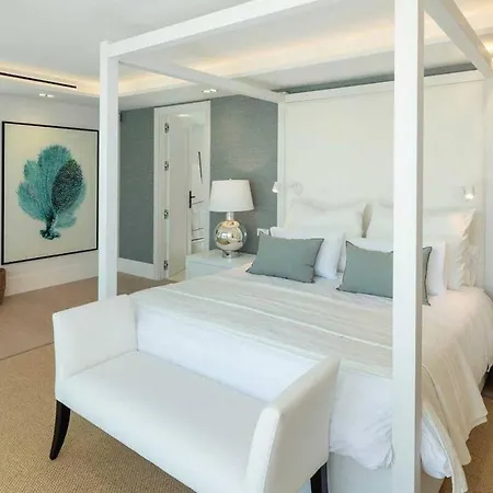 Mercedes - Luxury 5-bedroom In Brisas, * Marbella