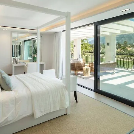 Villa Mercedes - Luxury 5-bedroom In Brisas, Marbella