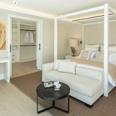 Mercedes - Luxury 5-bedroom In Brisas, Villa Marbella