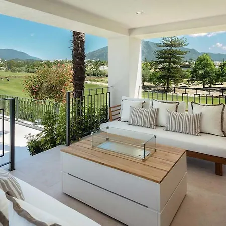 Mercedes - Luxury 5-bedroom In Brisas, * Marbella
