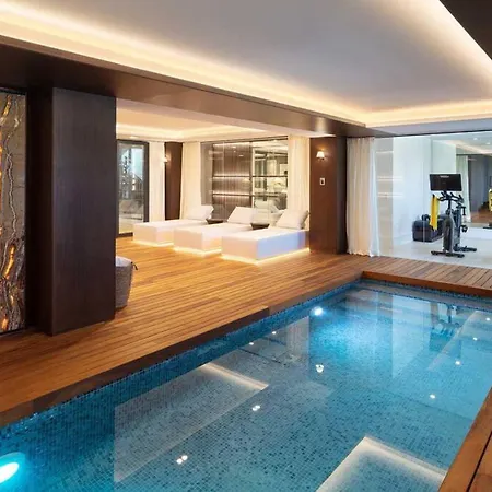 Mercedes - Luxury 5-bedroom In Brisas, Villa